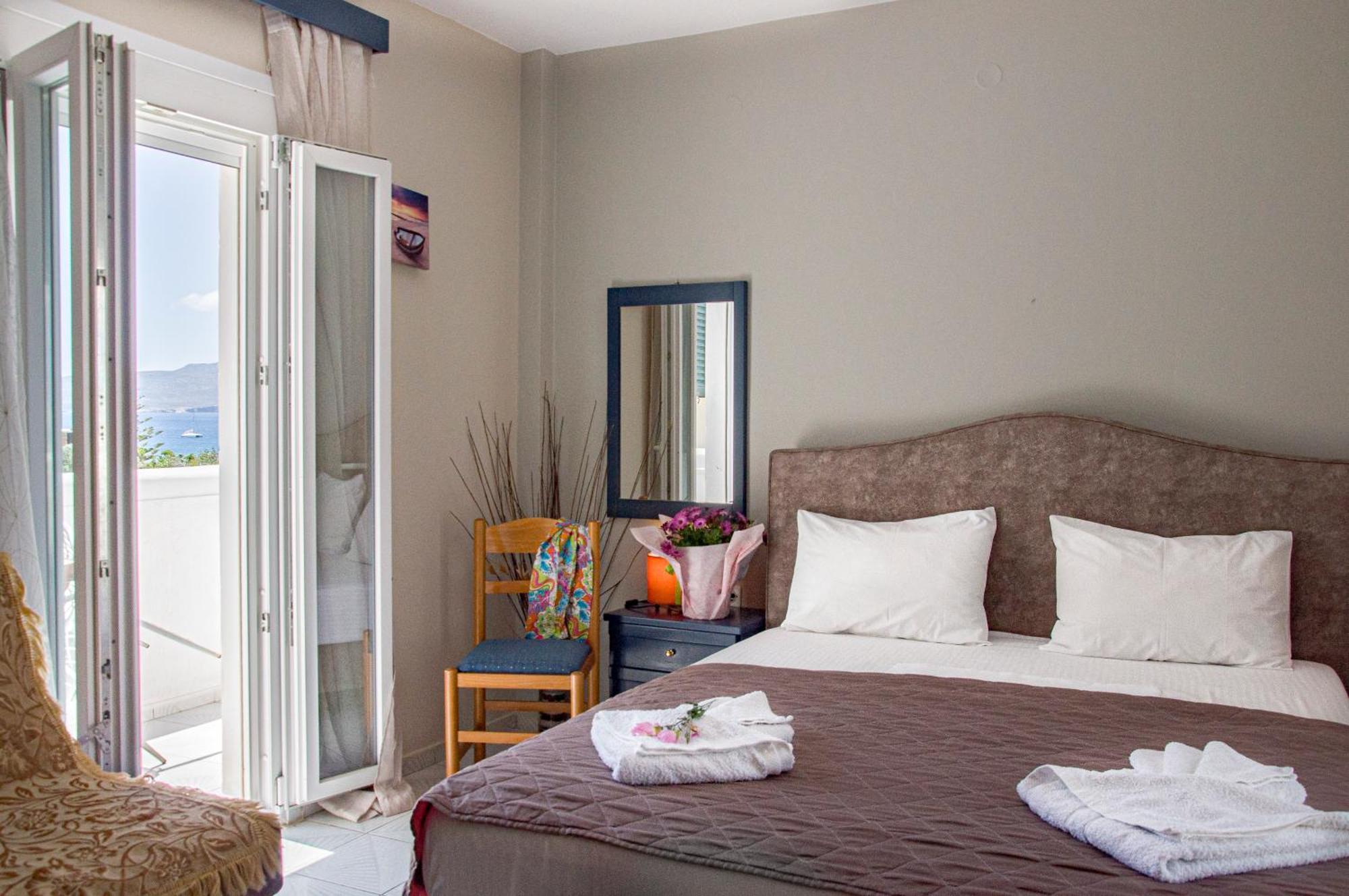 Christina Rooms Adamantas  Exterior photo